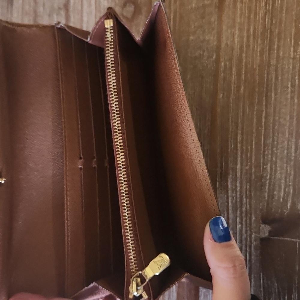 Louis Vuitton Sarah Monogram Wallet - Picture 7 of 12